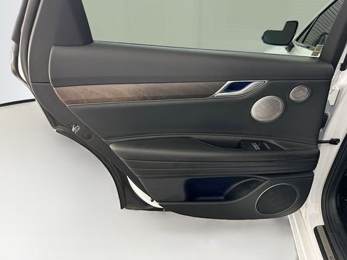Used 2024 Genesis G80 image 27