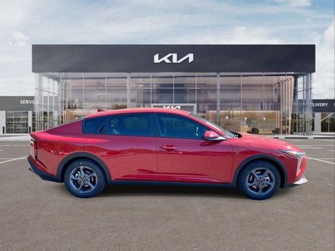 New 2026 Kia K4 LXS image 9