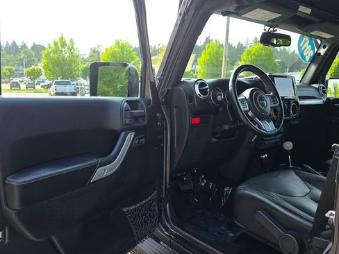 Used 2017 Jeep Wrangler Unlimited Rubicon AWD/4WD image 20