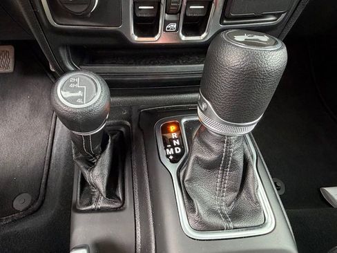 Certified 2024 Jeep Wrangler Sport S image 27