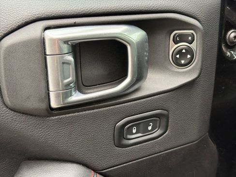 Used 2023 Jeep Gladiator Rubicon w/ LED Lighting Group AWD/4WD image 20