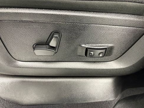Used 2025 RAM 2500 Limited AWD/4WD image 14