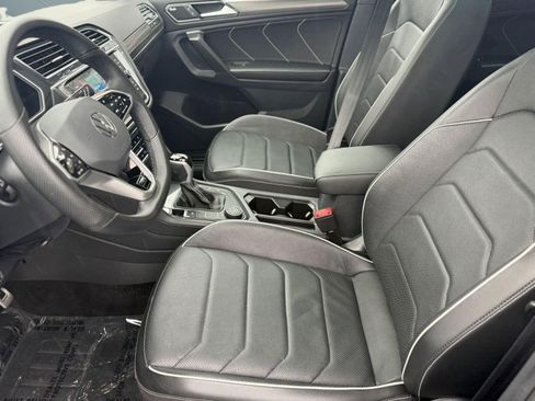 Used 2024 Volkswagen Tiguan SEL R-Line image 5