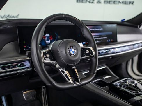 Used 2023 BMW 760i xDrive w/ Executive Package AWD/4WD image 21