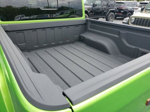 New 2025 Jeep Gladiator Mojave image 11