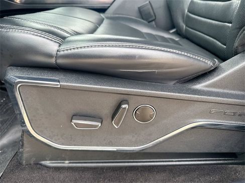 Certified 2022 Ford F150 Platinum w/ Equipment Group 701A High image 18