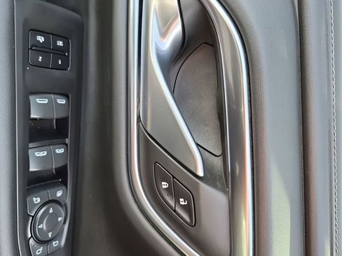 Used 2022 Chevrolet Tahoe Z71 w/ Off-Road Capability Package image 27