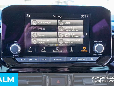 Used 2024 Nissan Pathfinder SV image 36