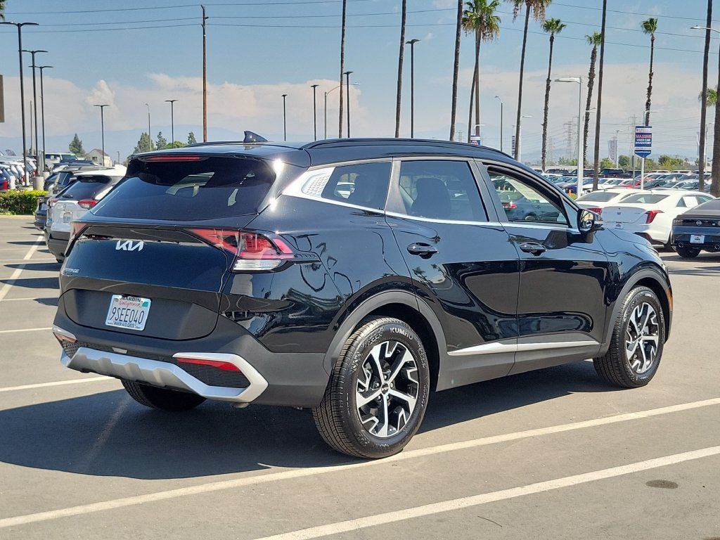 Used 2025 Kia Sportage EX w/ Premium Package FWD image 4
