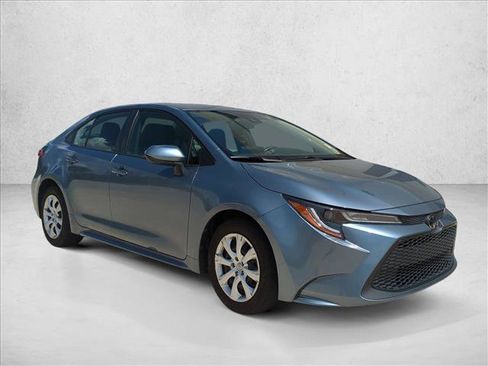 Certified 2022 Toyota Corolla LE FWD image 3