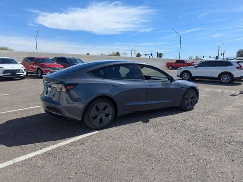 Used 2023 Tesla Model 3 Standard Range image 4