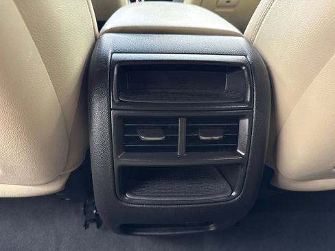 Used 2019 Cadillac XT5 FWD image 37