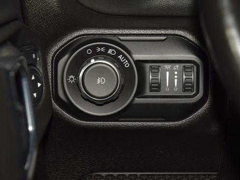 Used 2021 Jeep Wrangler Unlimited Sahara w/ Safety Group AWD/4WD image 30