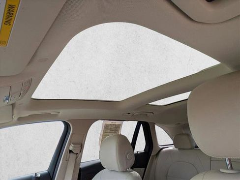 Used 2021 Mercedes-Benz GLC 300 GLC 300 image 21