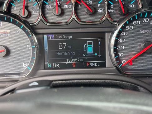 Used 2019 Chevrolet Suburban LT image 11