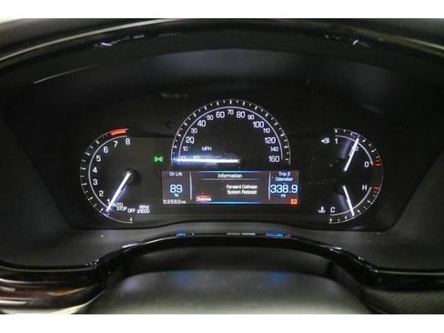 Used 2018 Cadillac XT5 Luxury w/ Driver Awareness Package FWD image 15