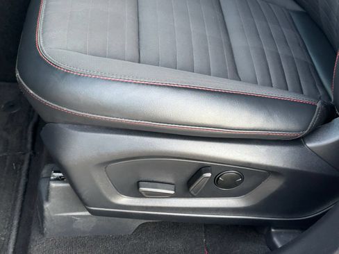 Used 2025 Ford Explorer ST-Line w/ ST-Line Street Pack AWD/4WD image 13