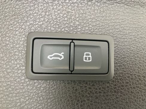 Used 2023 Audi Q5 2.0T Prestige w/ Prestige Package image 32