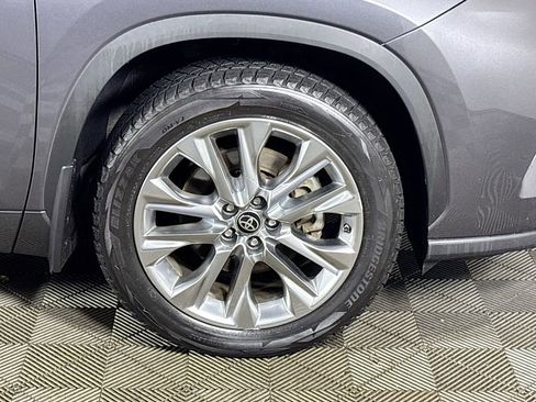 Used 2021 Toyota Highlander Limited image 24