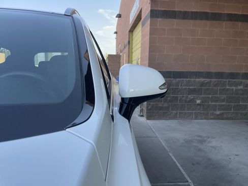 Used 2023 Hyundai Santa Fe Calligraphy image 9