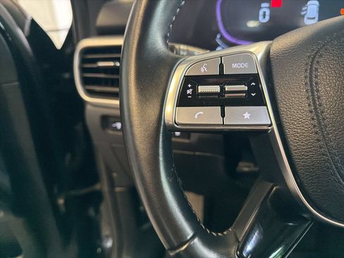 Used 2025 Kia Telluride S FWD image 23