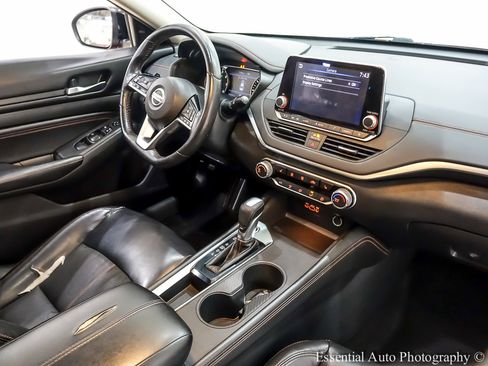 Used 2019 Nissan Altima 2.5 SR w/ SR Premium Package image 32