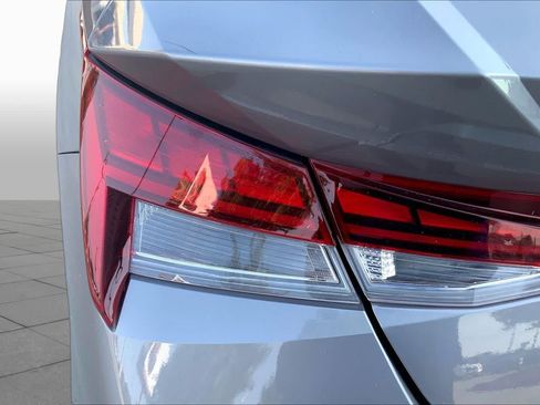 Used 2024 Hyundai Elantra Limited FWD image 28