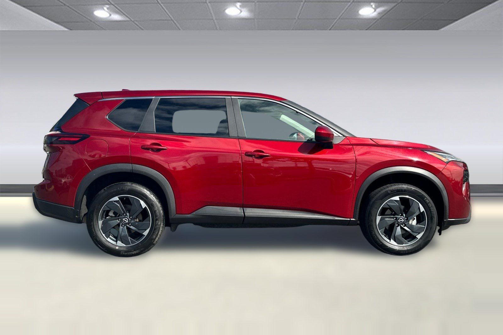 Used 2025 Nissan Rogue SV AWD/4WD image 7