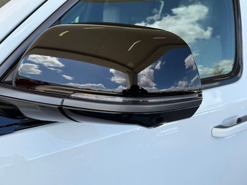 New 2026 Jeep Grand Wagoneer Limited AWD/4WD image 36