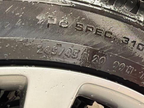 New 2026 Buick Envision Avenir image 13