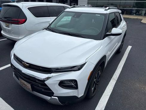 Used 2023 Chevrolet TrailBlazer LT FWD image 1