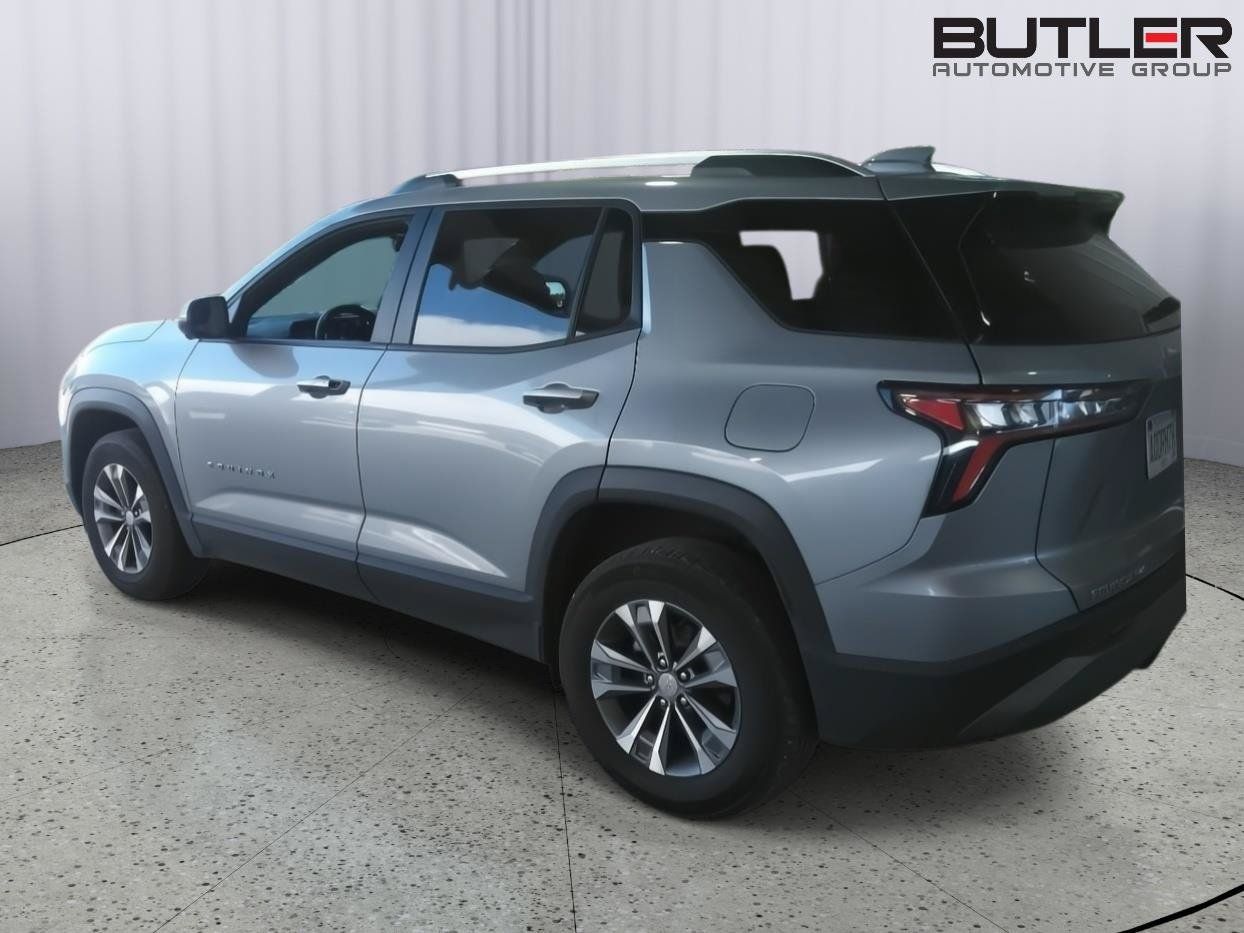 Used 2025 Chevrolet Equinox LT w/ Convenience Package II AWD/4WD image 2