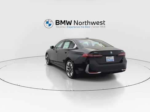 New 2027 BMW 530i xDrive w/ Premium Package AWD/4WD image 13