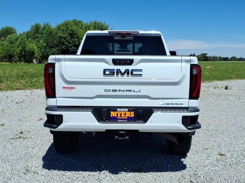 Used 2025 GMC Sierra 3500 Denali Ultimate AWD/4WD image 10