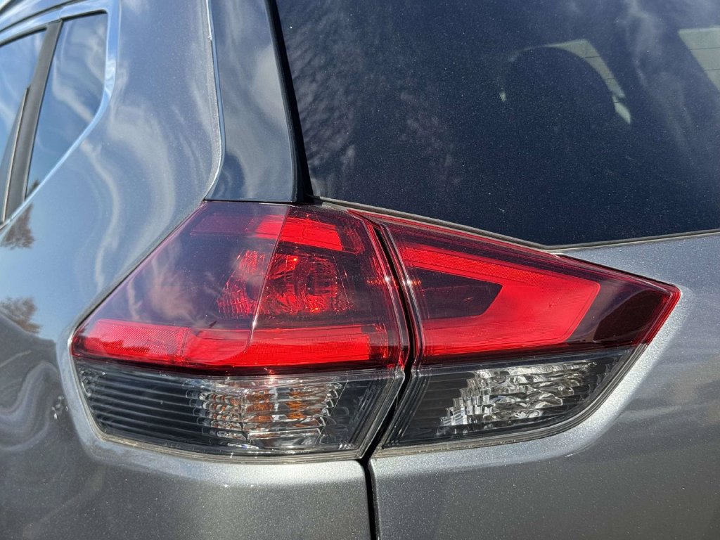 Used 2020 Nissan Rogue SL AWD/4WD image 11