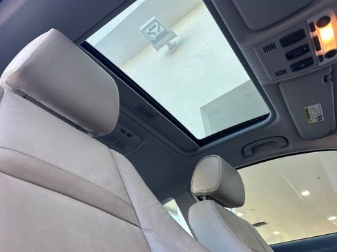 Used 2011 BMW 328i Coupe image 17