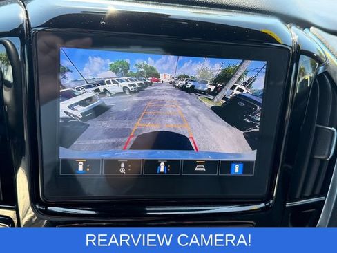 Used 2023 Chevrolet Traverse RS AWD/4WD image 19