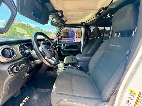 Used 2019 Jeep Wrangler Unlimited Sahara AWD/4WD image 14