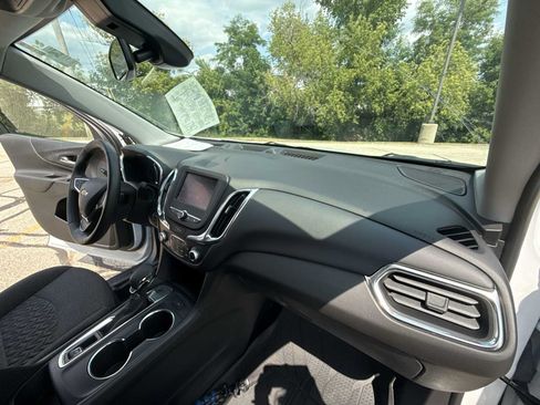Certified 2024 Chevrolet Equinox LT w/ LPO, Floor Liner Package FWD image 27