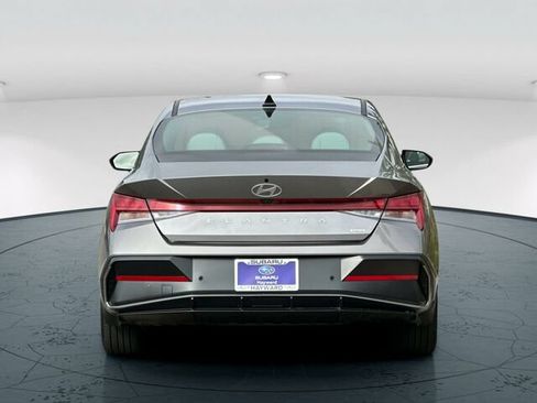 Used 2024 Hyundai Elantra Limited FWD image 5
