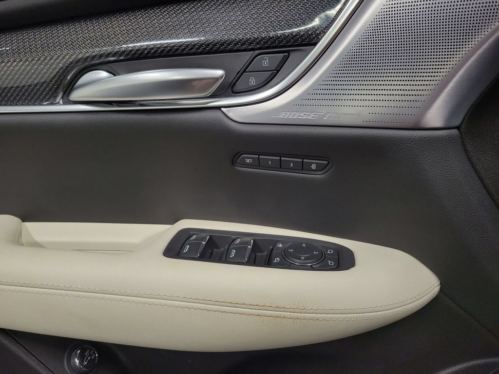 Used 2023 Cadillac XT5 Sportv w/ Technology Package AWD/4WD image 31