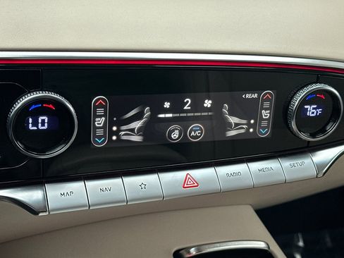 Used 2023 Genesis GV70 2.5T w/ Advanced Package image 22