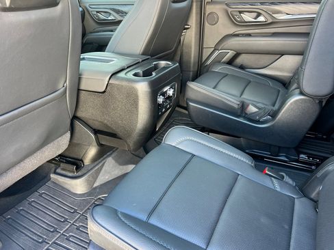 Used 2024 GMC Yukon Denali w/ Denali Reserve Package AWD/4WD image 13