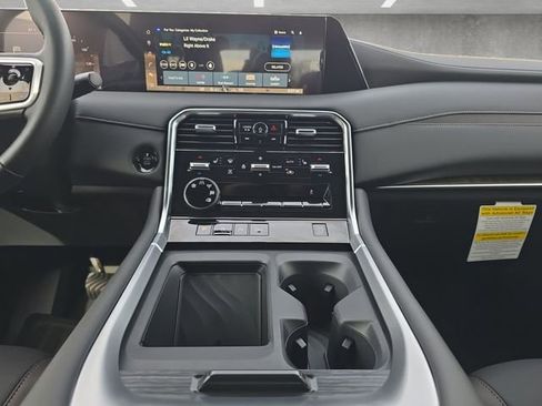 New 2026 Nissan Armada SL image 3