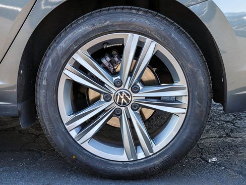 Used 2024 Volkswagen Jetta SE image 11