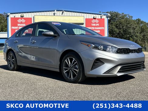 Used 2024 Kia Forte LXS w/ LXS Technology Package image 7