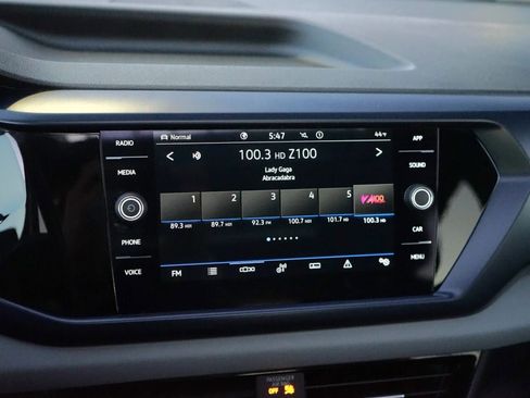 Used 2022 Volkswagen Taos SE image 23