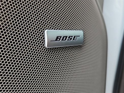 Used 2023 GMC Yukon XL SLT image 27