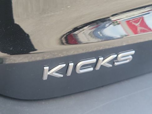 Certified 2025 Nissan Kicks SV FWD image 10