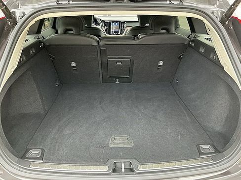 Certified 2025 Volvo V60 B5 Cross Country Plus image 18